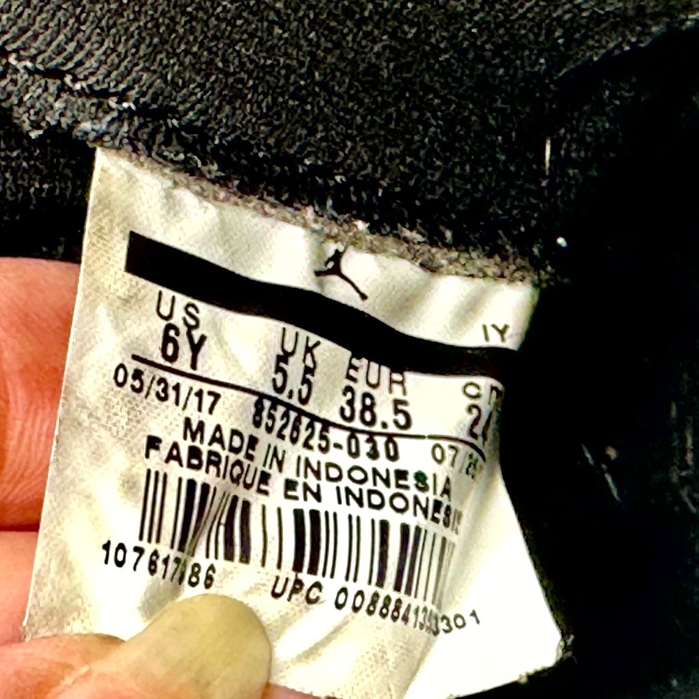 Air Jordan 11 Retro Heiress Black Stingray Youth 6Y, W7.5 – Authenticity COA‎ - Picture 5 of 8